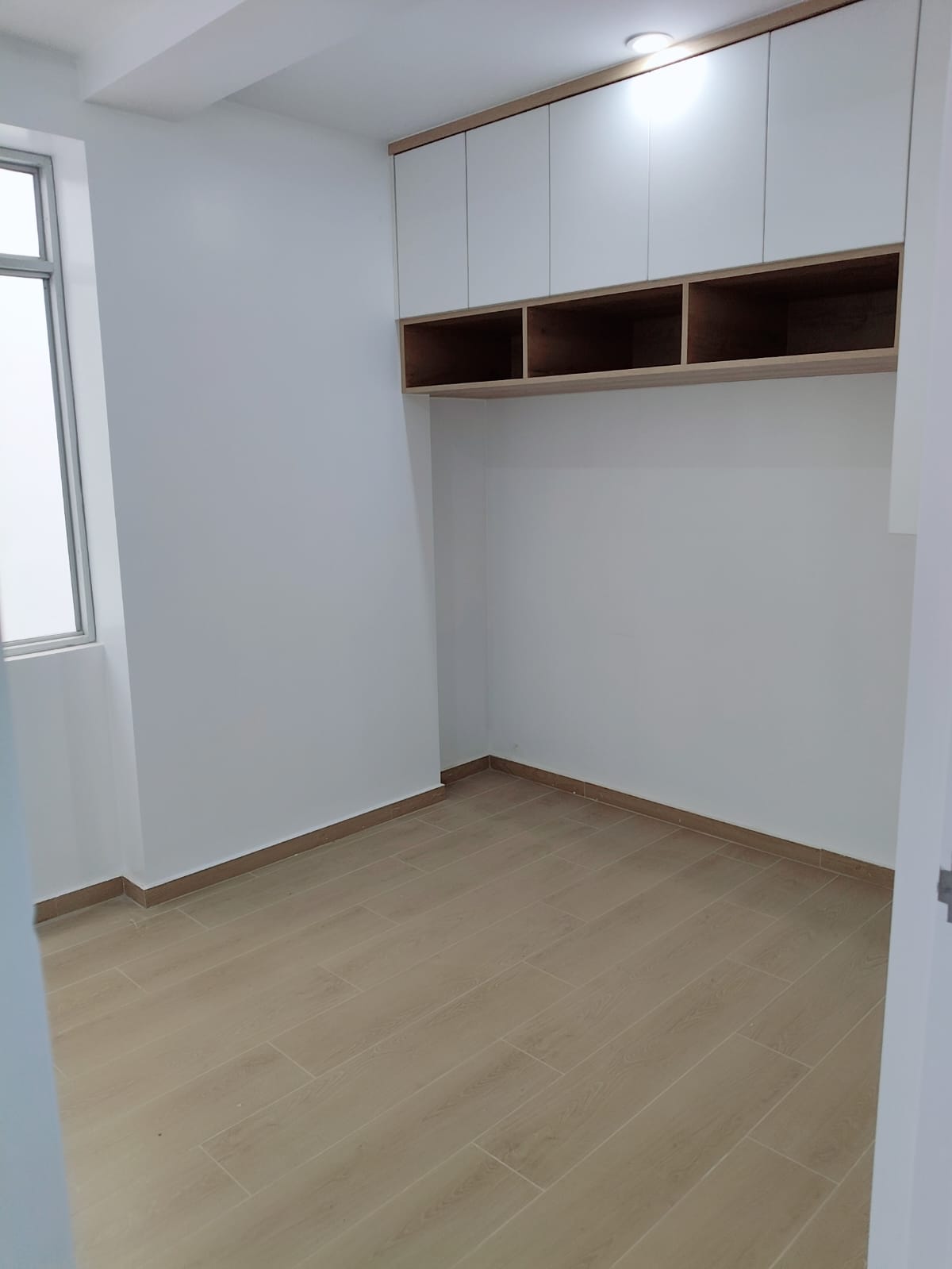 Espacio Versátil con Mobiliario